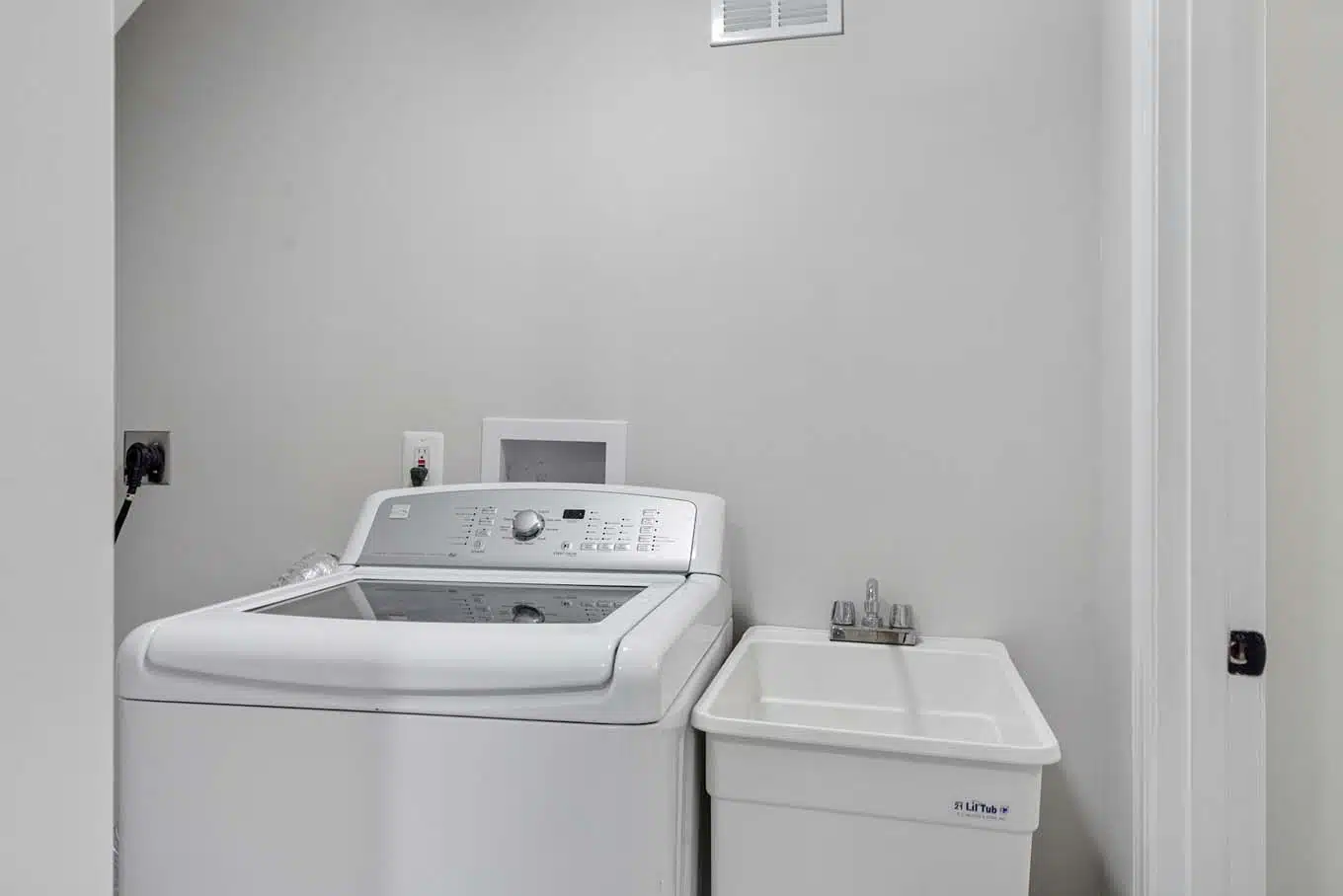 Woodley Rd. NW gallery img 71